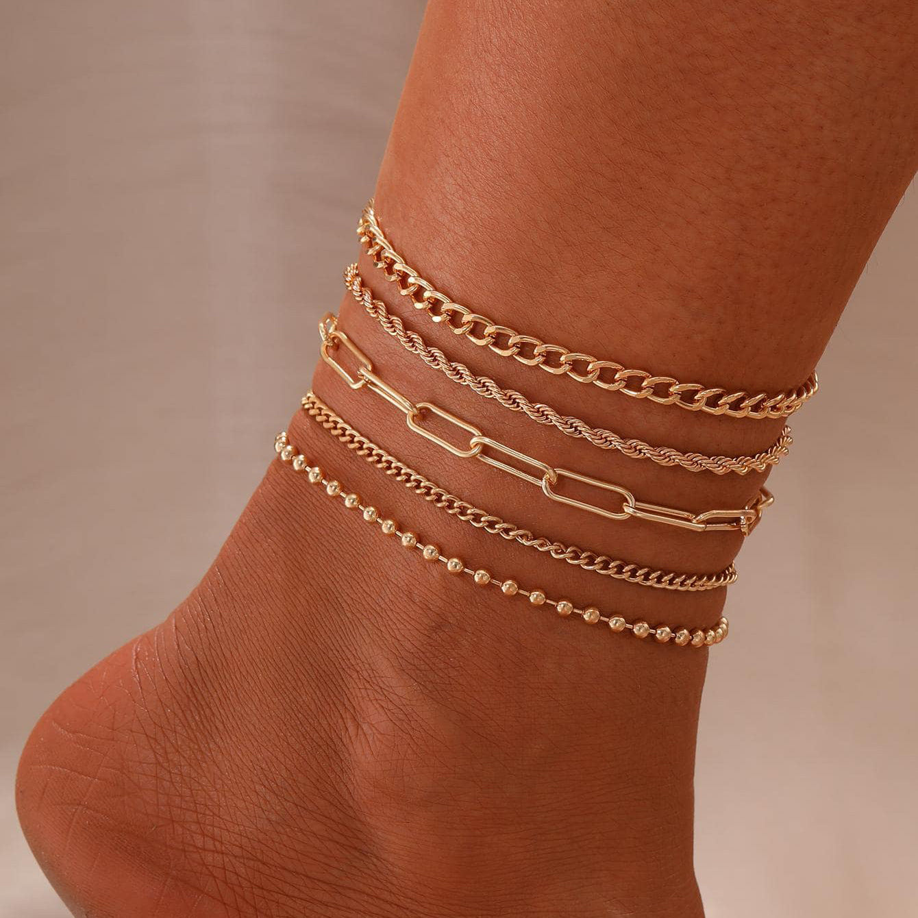 Damen Fußkettchen-Set mit eleganten und funkelnden Details Shop Nory