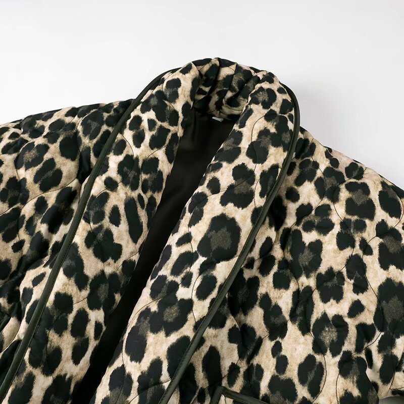Damen Kurzjacke mit Leopardenprint, kastiger Silhouette und Schalkragen Shop Nory