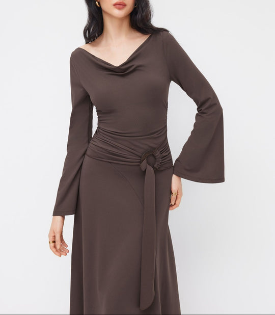 Damen Asymmetrisches Midikleid mit Wasserfallkragen, Glockenärmeln und seitlichem Ringdetail Shop Nory