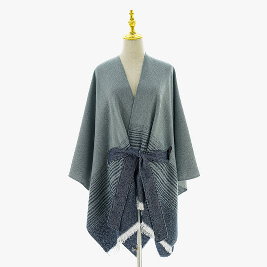 Damen Wickelponcho aus Feinstrick mit Bindegürtel und Fransensaum Shop Nory