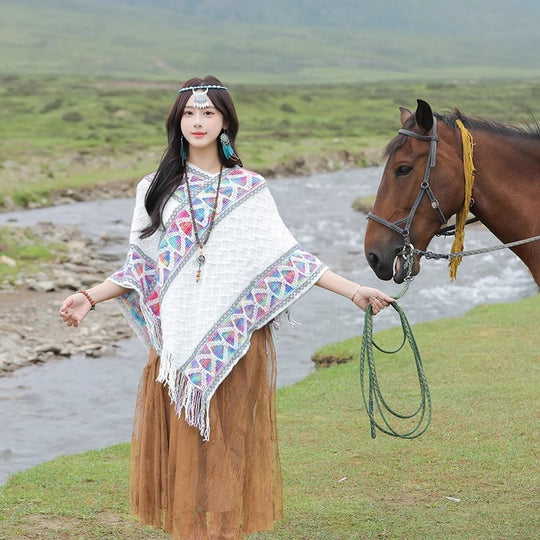 Damen Oversize-Poncho mit Fransen und geometrischem Jacquardbesatz Shop Nory