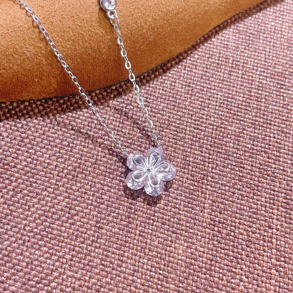 Damen elegante Halskette mit floralem Anhänger und Zirkonia Shop Nory