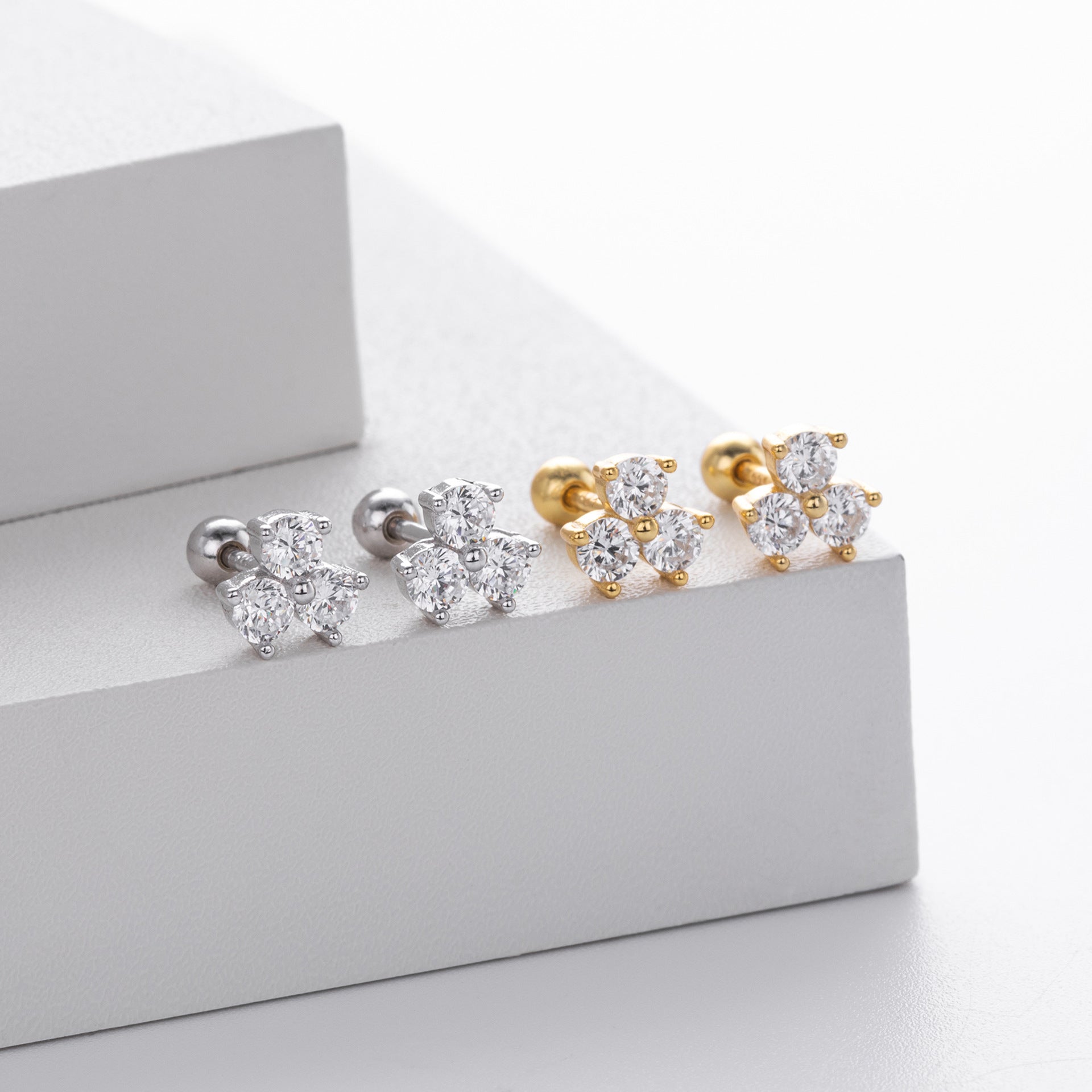 Damen Ohrstecker mit luxuriösen 5A Zirkonsteinen in hochwertigem 925 Sterling Silber Shop Nory