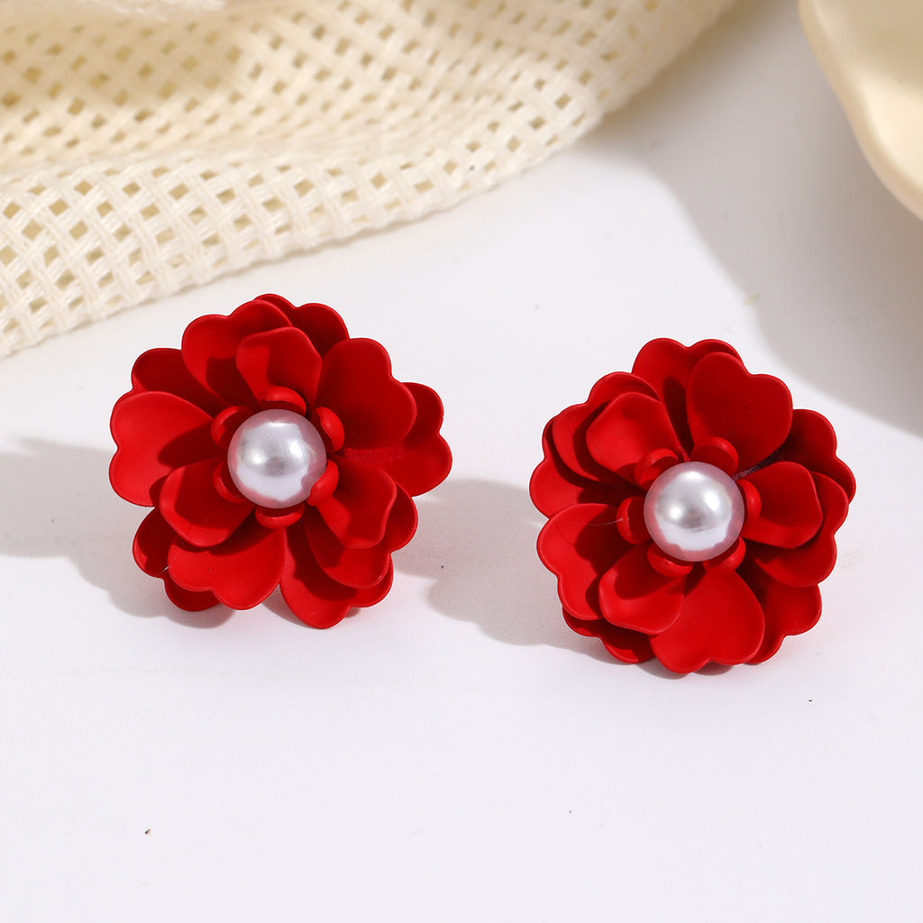 Damen Ohrstecker mit kunstvollem Blumenmotiven und Perlenakzenten Shop Nory