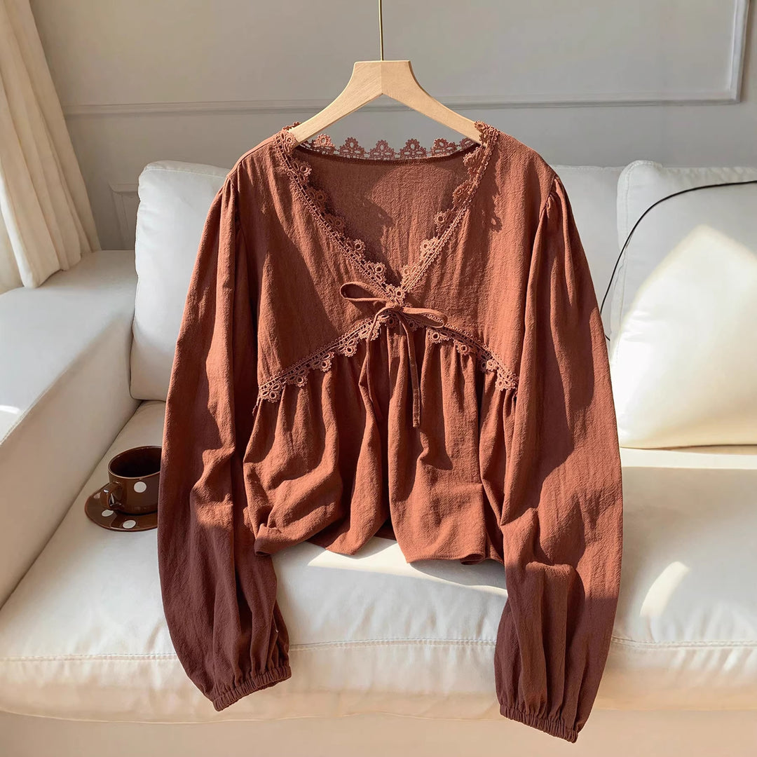 Damen Kurzbluse im Empire‑Schnitt mit V‑Ausschnitt, Spitzenbesatz und Bindeschleife Shop Nory