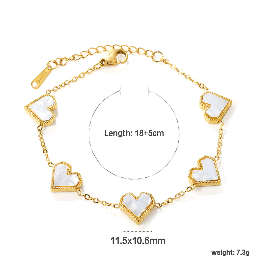 Damen Armband mit herzförmigen Elementen und elegantem Design Shop Nory