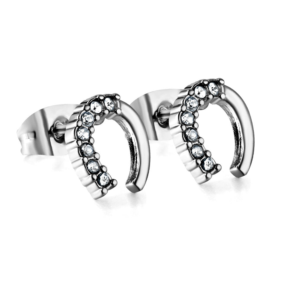 Damen Ohrstecker mit herzförmigem Design und funkelnden Zirkonia Shop Nory