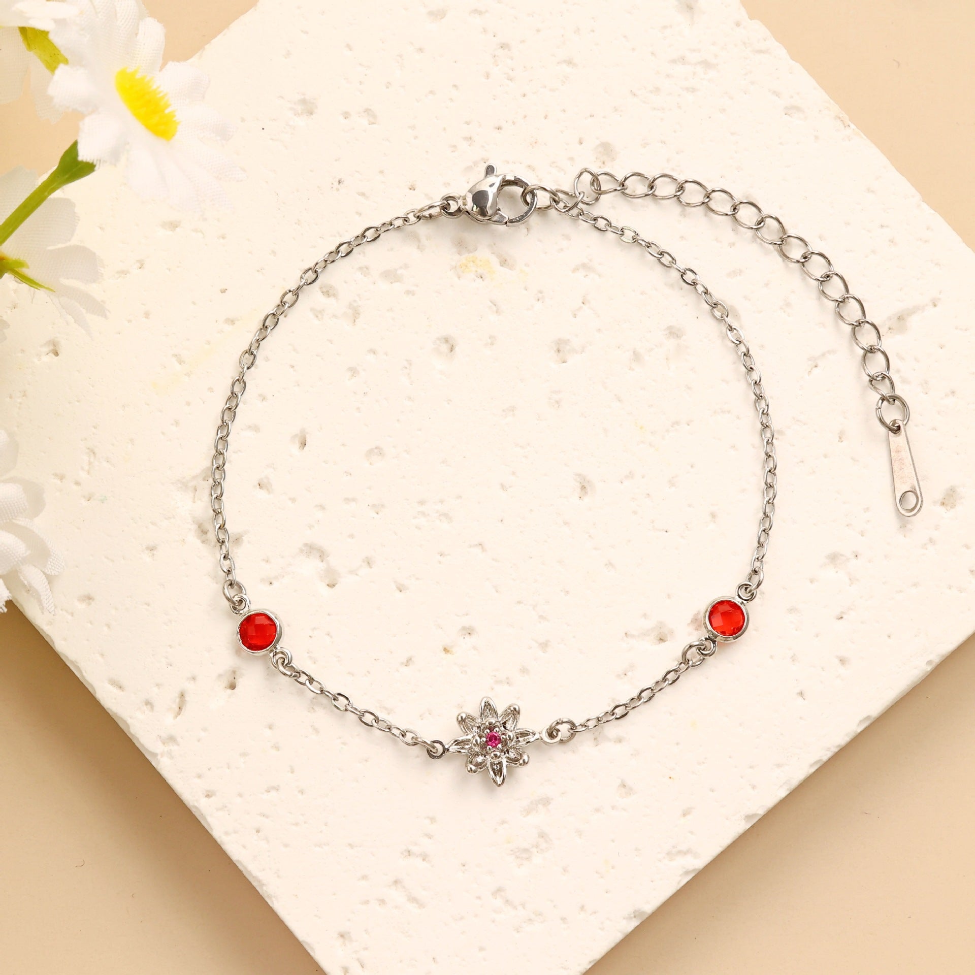 Damen filigranes Armband mit floralem Design Shop Nory