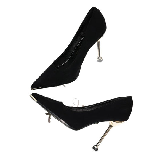 Damen Elegante spitz‑quadratische Velours‑Pumps mit kleinem Blockabsatz und goldener Zehenkappe Shop Nory