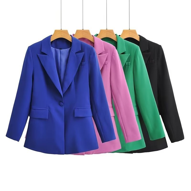 Damen Figurschmeichelnder Ein-Knopf-Blazer im modernen Oversize‑Cut mit Reverskragen und Pattentaschen Shop Nory