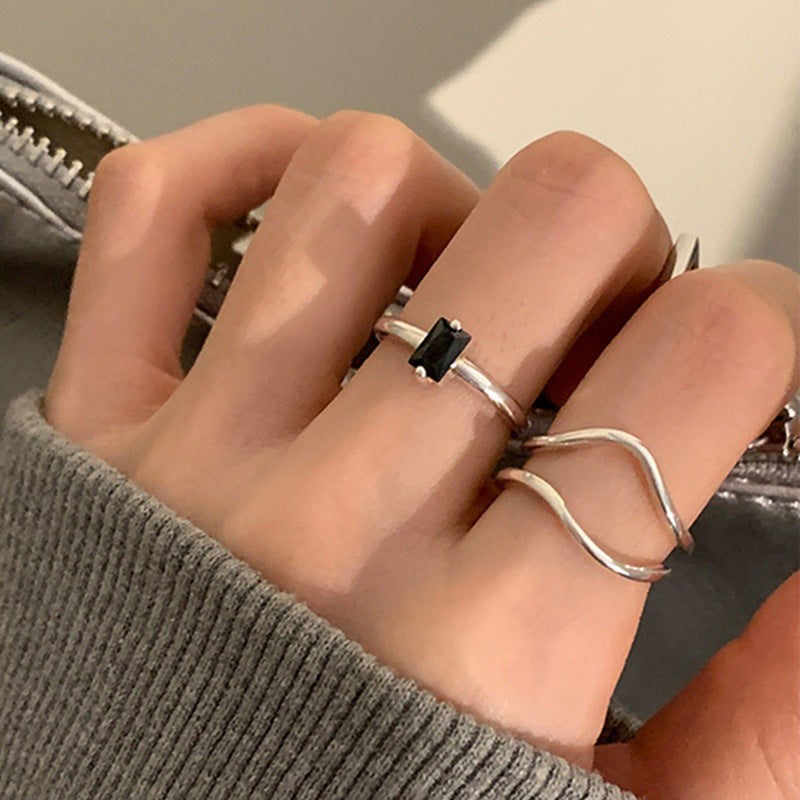 Damenring mit facettiertem Onyx und elegantem Silberdesign Shop Nory