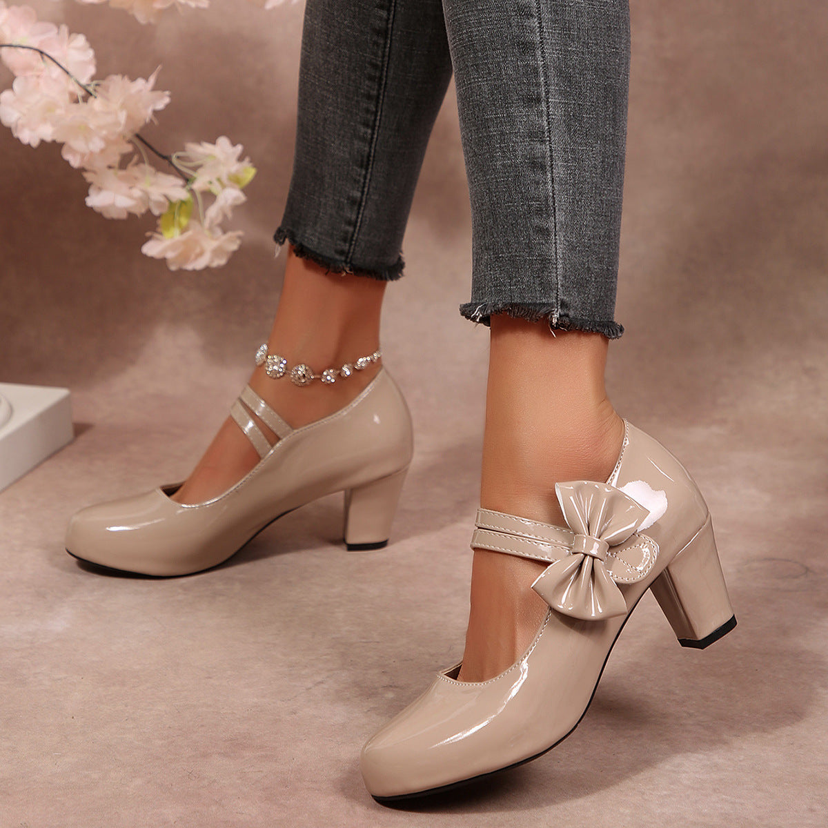 Damen elegante Lack-Pumps mit Schleifenverzierung Shopnory