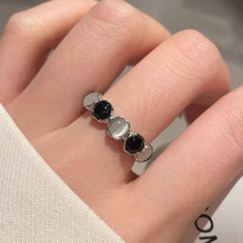 Damenring mit Cabochon-Edelsteinen in edler Fassung Shop Nory