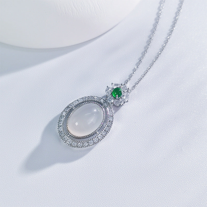 Damen elegante Halskette mit luxuriösem Anhänger und funkelnden Zirkonia Shop Nory