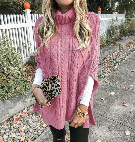 Damen Strickponcho mit hohem Kragen und aufwendigem Zopfmuster