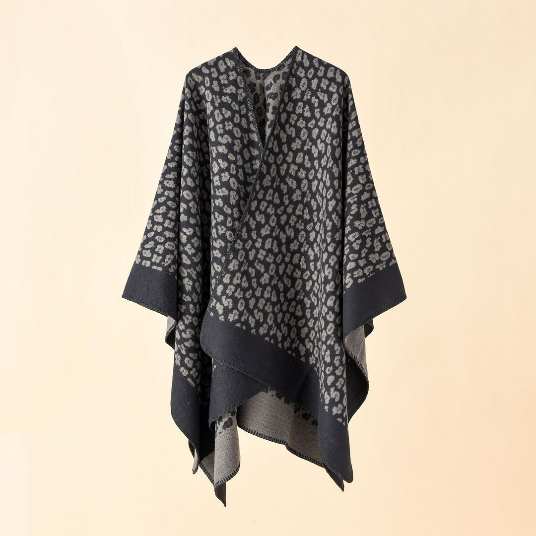Damen Wollmix-Ruana mit tonigem Leopardenjacquard und kastigem Kimono-Fall Shop Nory