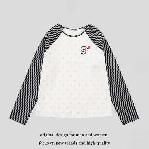 Damen Raglan-Langarmshirt mit gestreiften Ärmeln, Sternen-Allover und Buchstaben-Applikation Shop Nory