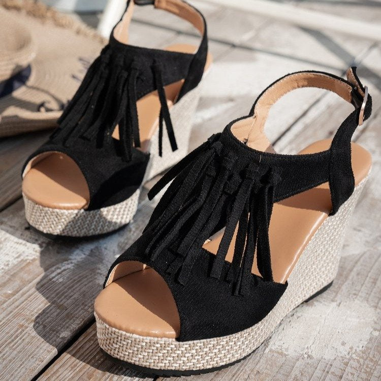 Damen Wedge-Sandaletten mit fransigen Verzierungen und ergonomischem Fußbett Shopnory