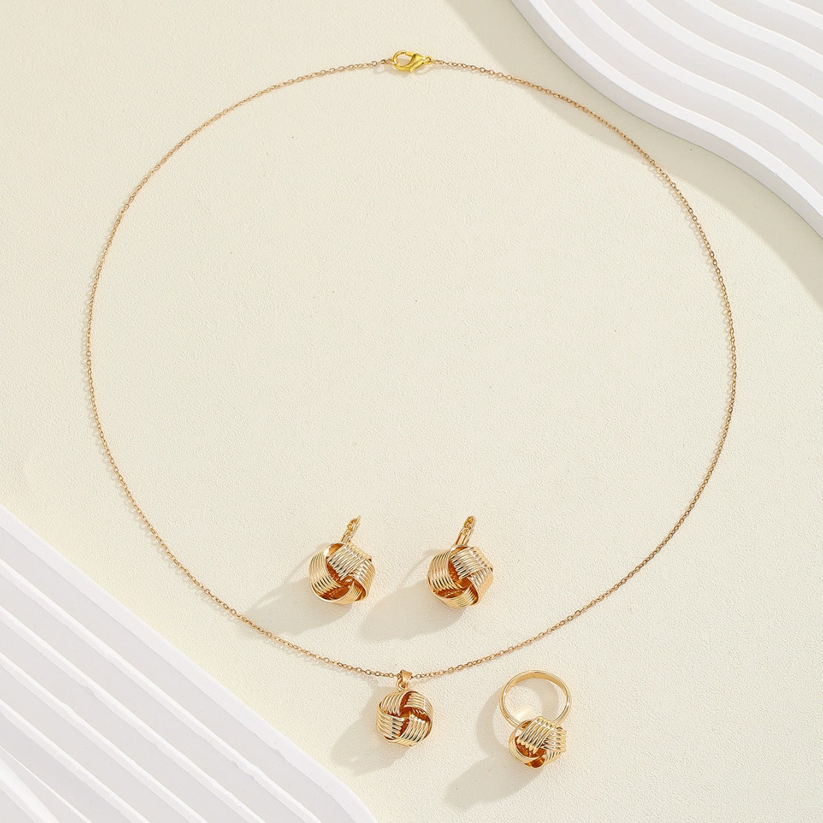 Damen Schmuckset mit kunstvollen Knotenmotiven Shop Nory