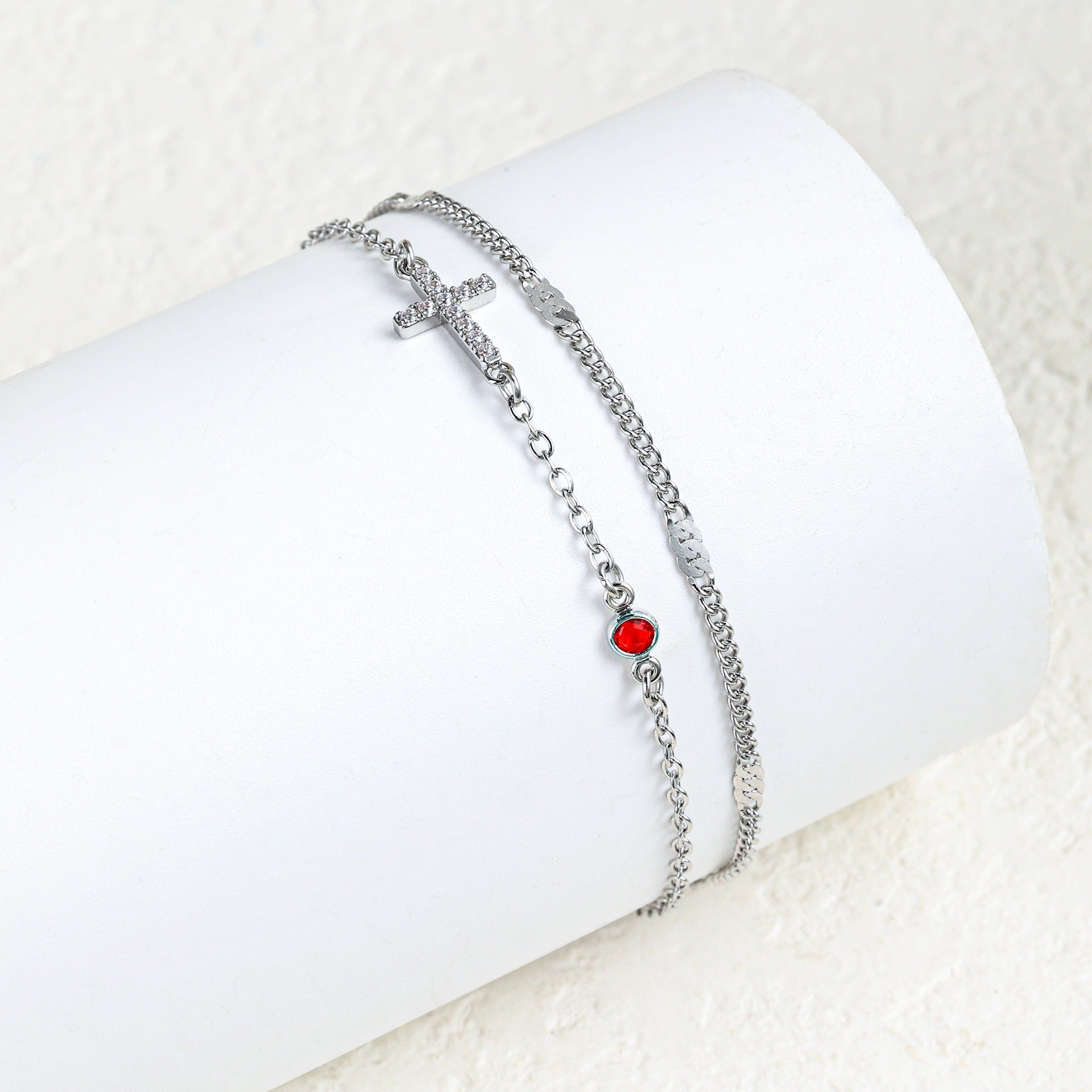 Damenarmband mit christlichem Kreuz und funkelnden Strasssteinen Shop Nory