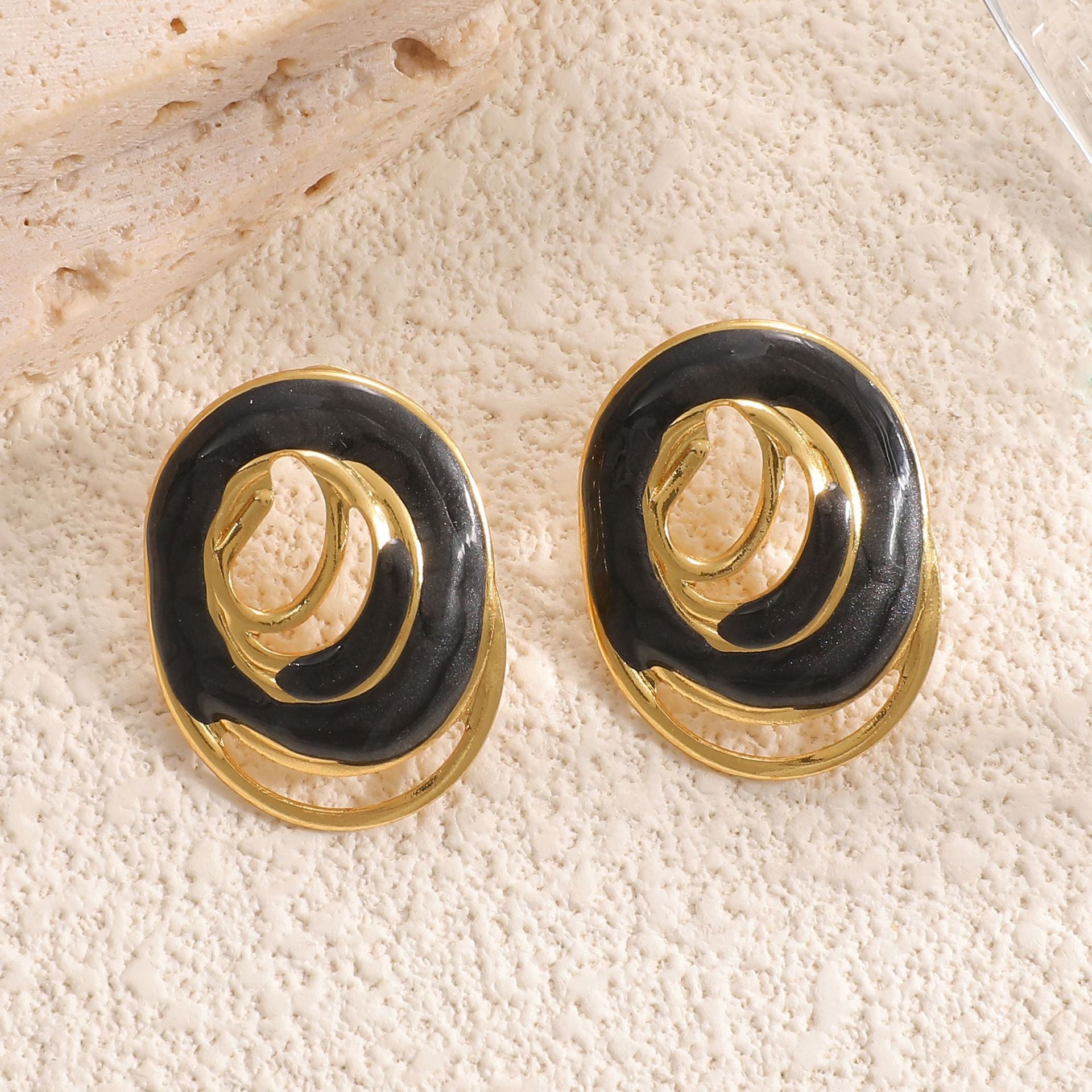 Damen Ohrstecker mit kunstvollem spiralförmigem Design Shop Nory