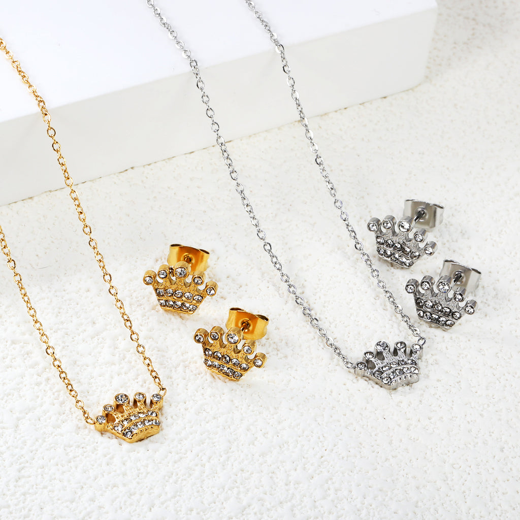 Damen Schmuckset mit Krone-Anhängern und eleganten Ohrsteckern Shop Nory