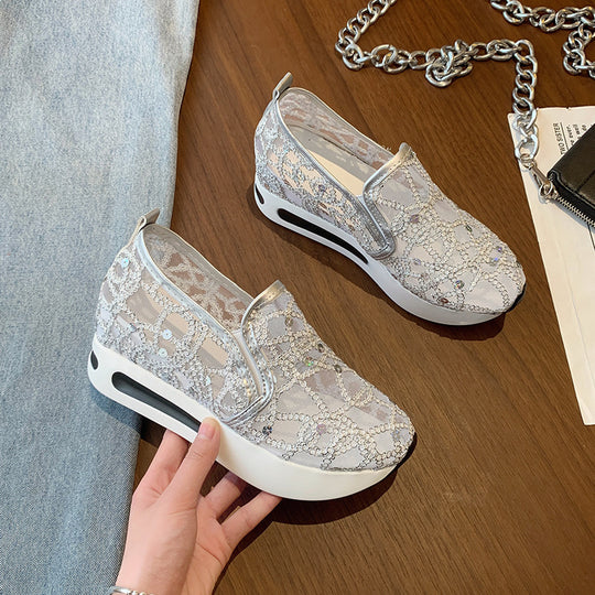 Damen Elegante Keil-Slipper mit transparentem Mesh, Paillettenstickerei und dämpfender Plateau-Sohle Shop Nory