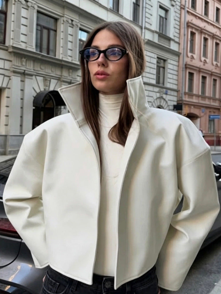 Damen Kurze Boxy Kunstlederjacke mit markantem Stehkragen Shop Nory