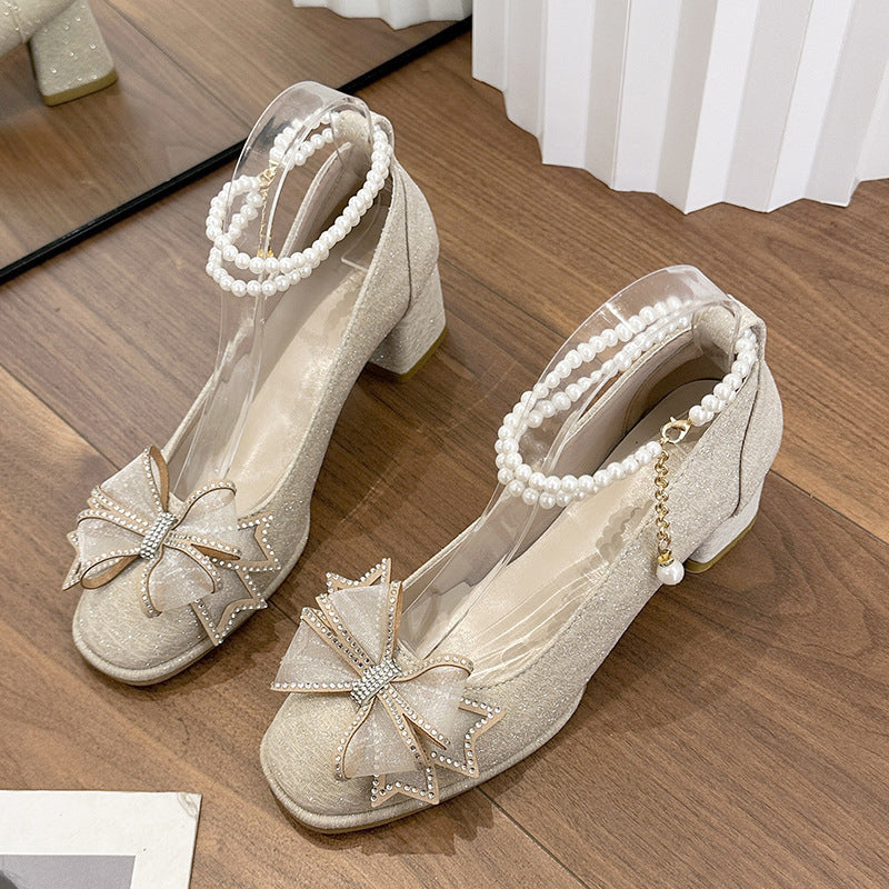 Damen Glitzernde Pumps mit eleganten Schleifen und Perlenverzierung Shopnory