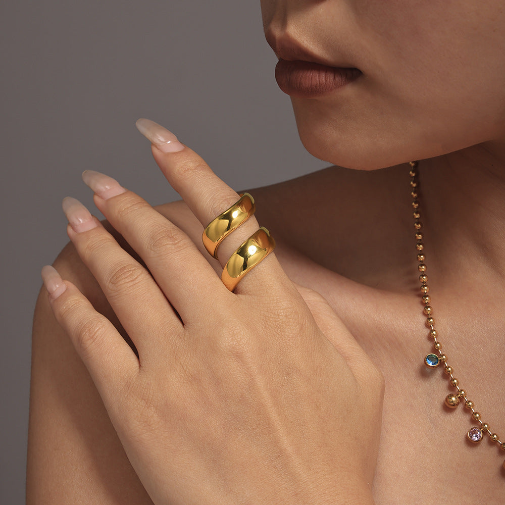 Damenring mit geschwungenem Design aus hochwertigem Edelstahl Shop Nory