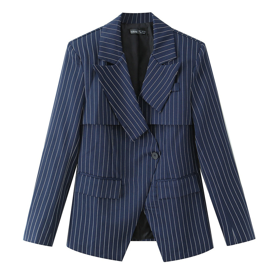 Damen Taillierter Nadelstreifen-Blazer mit asymmetrischem Revers und Pattentaschen Shop Nory