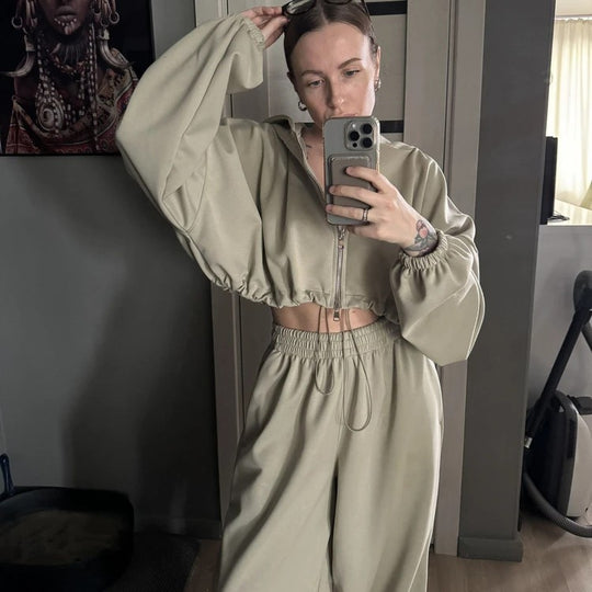 Damen Loungewear-Set Shop Nory mit tailliertem Kordelzug-Cropped-Hoodie und weiter High‑Waist Palazzo-Jogginghose