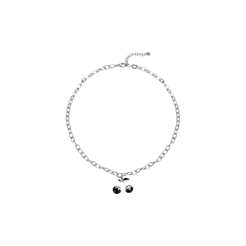 Damen Halskette mit verspieltem Kirschanhänger und zarten Perlendetails Shop Nory