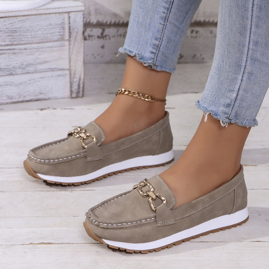 Damen Loafer im Mokassinstil mit profilierter Gummisohle und goldener Horsebit-Applikation Shop Nory