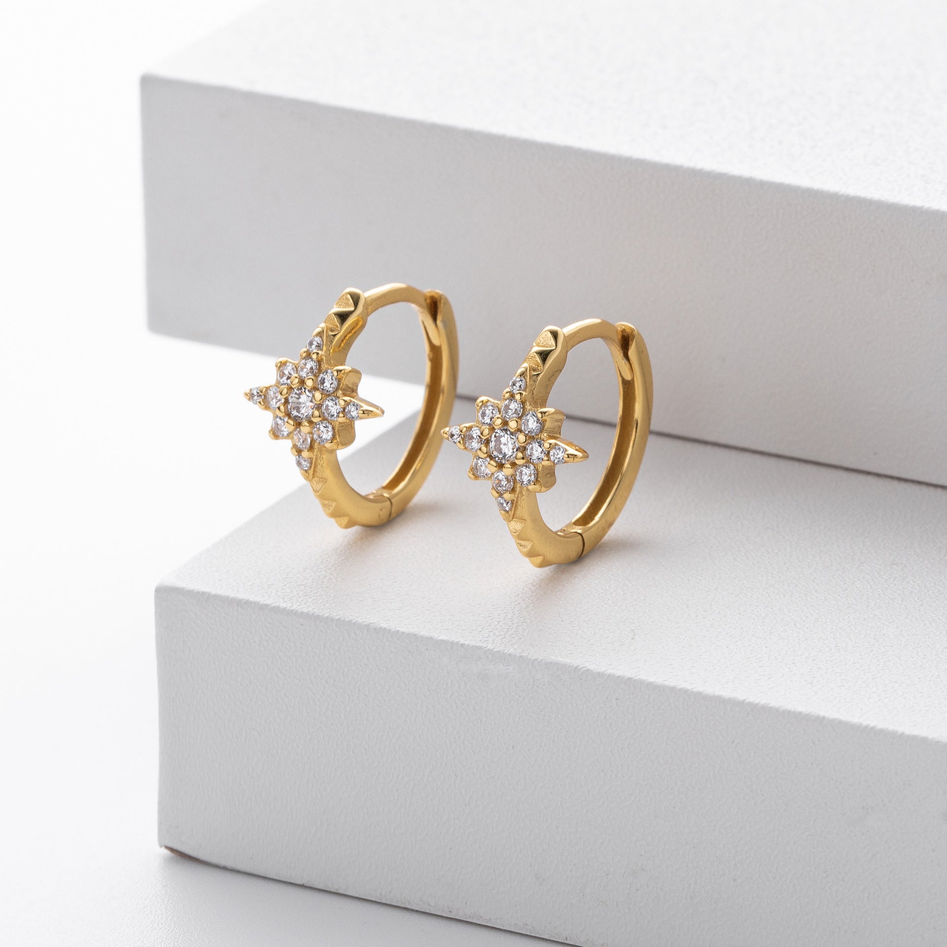 Damen Ohrhänger im eleganten Sternenmotiv aus 925 Sterling Silber Shop Nory