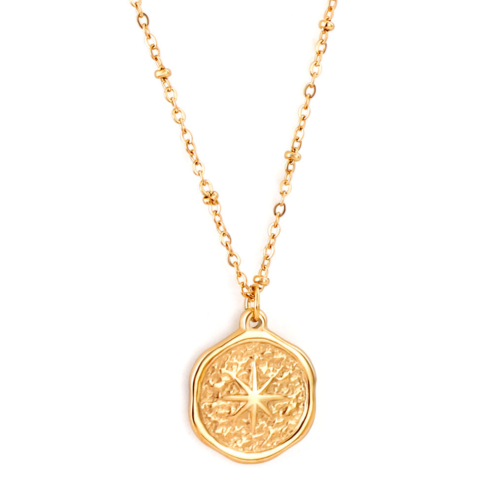 Damen Halskette mit verspieltem Kompassanhänger aus hochwertigem Edelstahl und goldplattierter Oberfläche Shop Nory