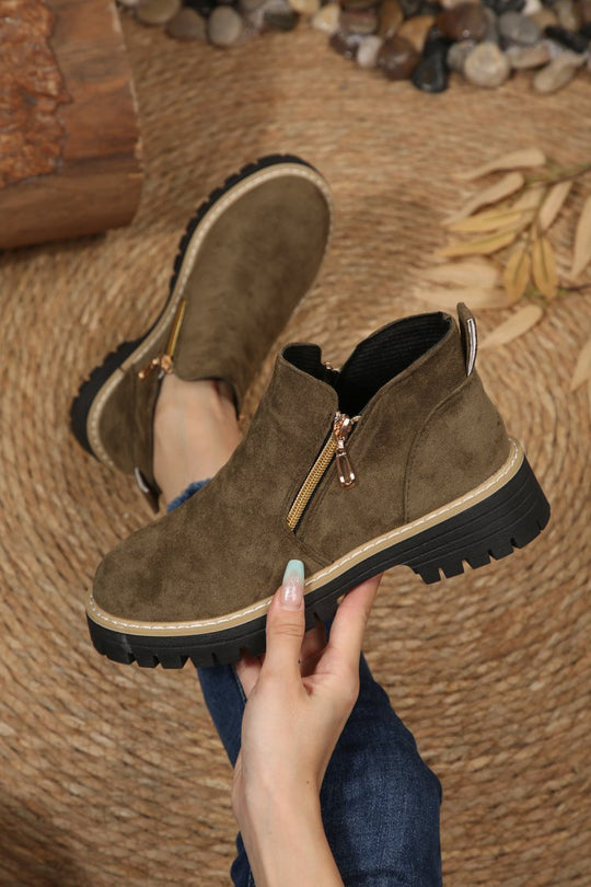 Damen Kurzschaft‑Stiefelette mit grober Profilsohle und seitlichem Reißverschluss Shop Nory
