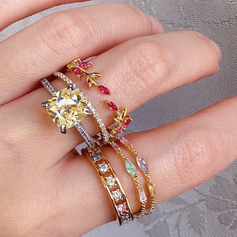 Damenring mit funkelnden Zirkonia und elegantem Design Shop Nory