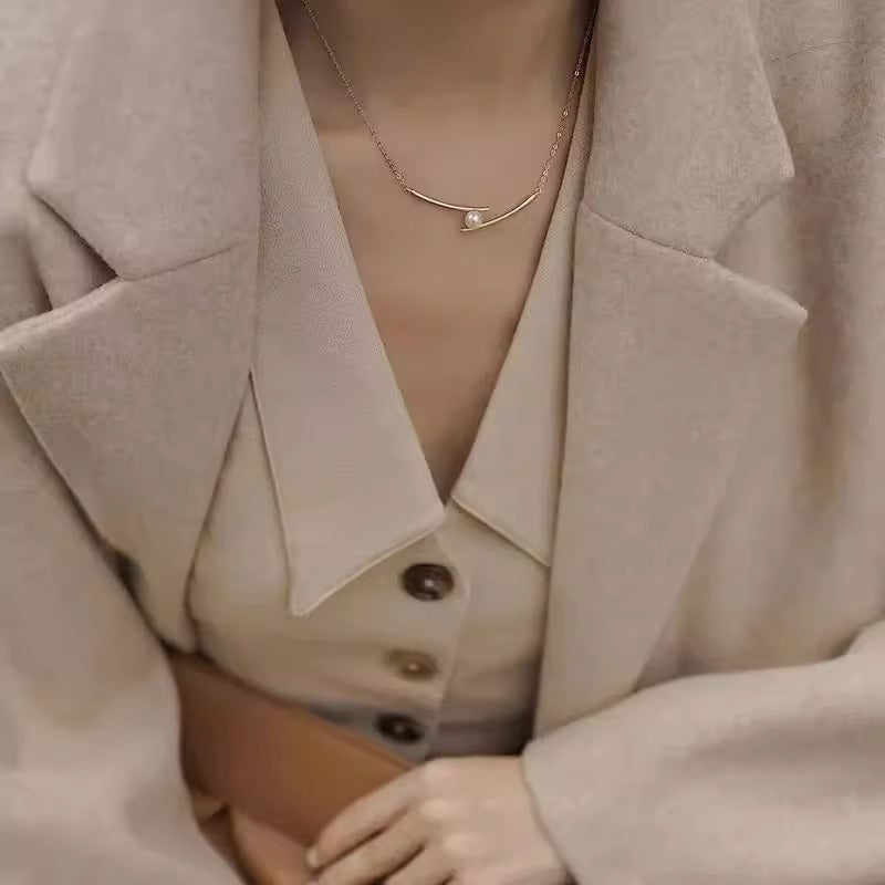 Damen Halskette mit stilvollem minimalistischen Design und eleganter Perle Shop Nory