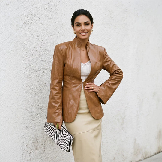 Damen taillierter Veganleder‑Blazer mit sculpted Nähten und Stehkragen Shop Nory