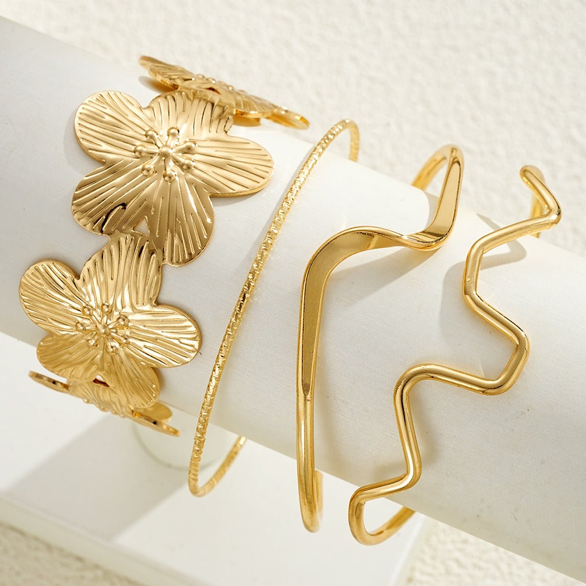 Damen Armband-Set mit kunstvollen floralen und modernen Elementen Shop Nory