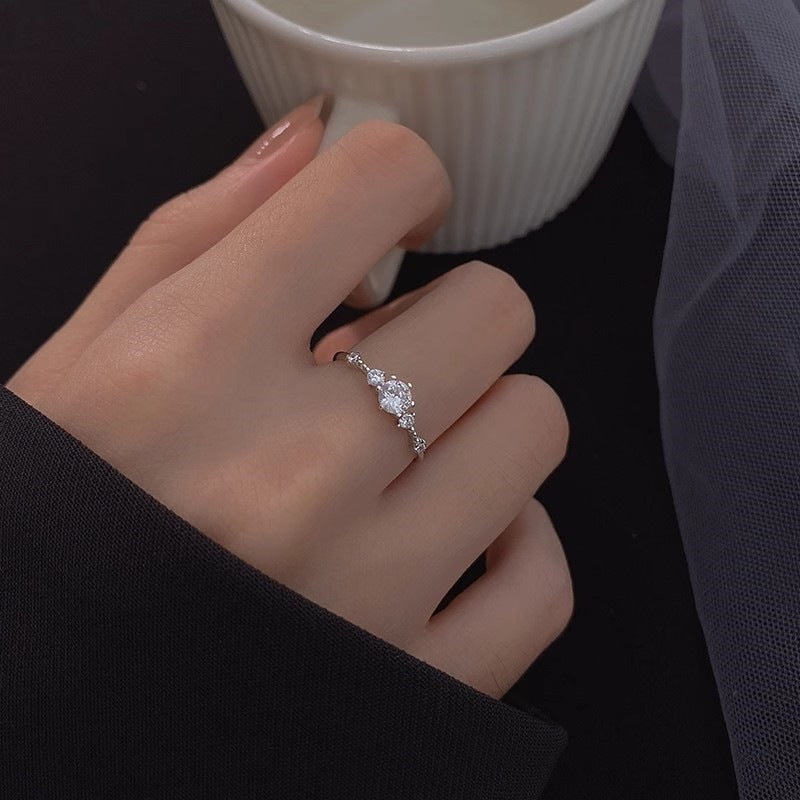 Damen eleganter Ring mit feinen Zirkonia-Details Shop Nory