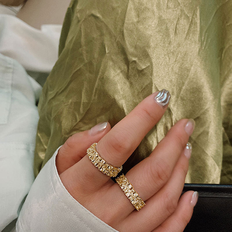Damen Zarter und funkelnder Ring mit mehrreihigem Zirkonia-Design Shop Nory
