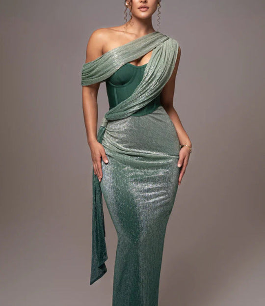 Damen Glamouröses Maxi-Abendkleid mit asymmetrischem Ausschnitt und schimmerndem Drapierungsdesign Shopnory