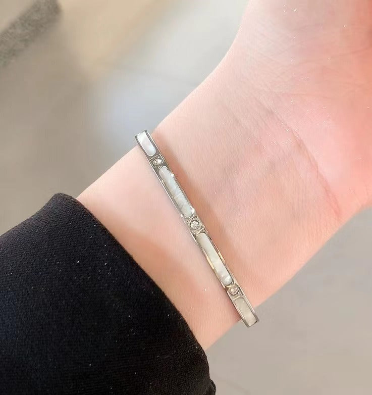 Damen Elegante Geometrische Kristall-Akzent Armreif Bracelet Shop Nory