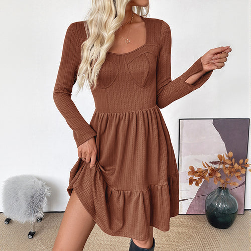 Damen Rippstrick-Midikleid mit Korsagen-Nähten, quadratischem Ausschnitt und Stufenrock Shop Nory