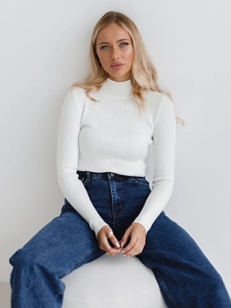 Damen Kurzgeschnittener Rippstrick‑Rollkragenpullover mit taillierter Passform Shop Nory