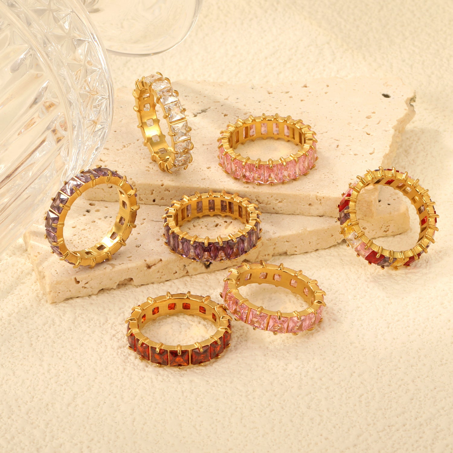 Damen Ring mit funkelnden Zirkonia aus hochwertigem Edelstahl Shop Nory