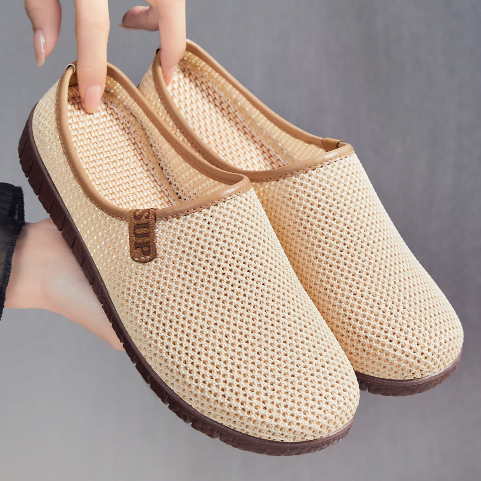 Damen Bequeme Mesh-CLogs mit rutschfester Sohle und atmungsaktivem Design