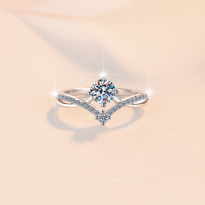 Damen Verlobungsring mit schwarzem Hauptstein und funkelnden Zirkonia-Elementen Shop Nory